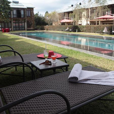 Casterbridge Hollow Boutique Hotel Уайт Ривър Екстериор снимка
