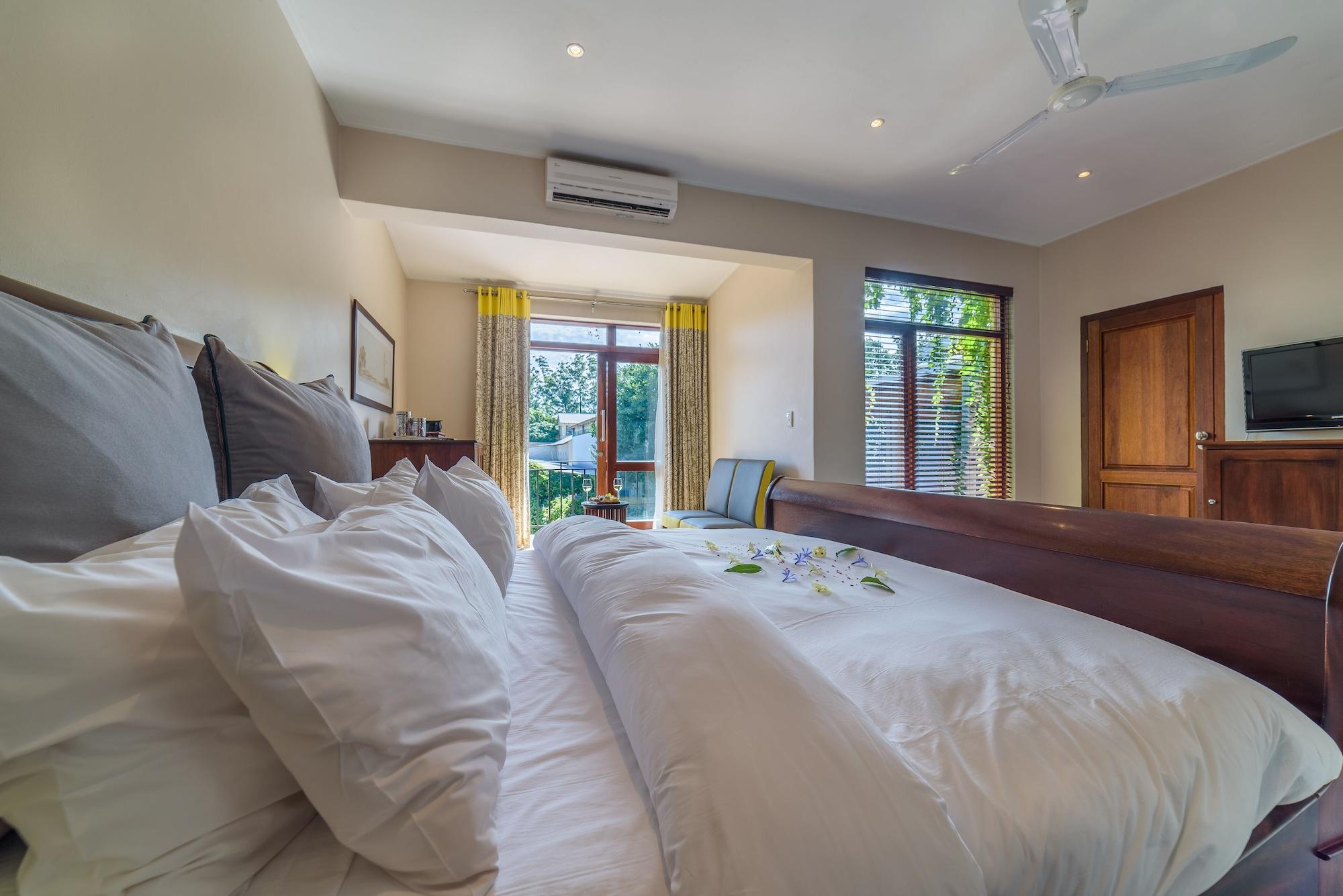 Casterbridge Hollow Boutique Hotel Уайт Ривър Екстериор снимка