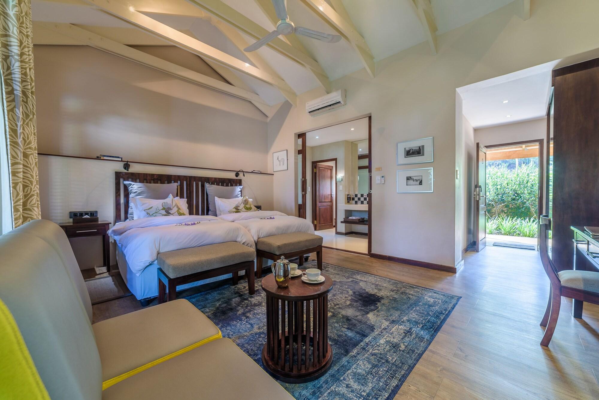 Casterbridge Hollow Boutique Hotel Уайт Ривър Екстериор снимка