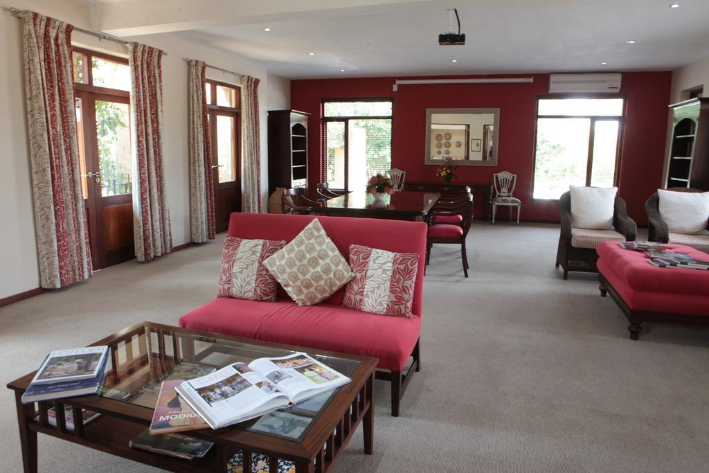 Casterbridge Hollow Boutique Hotel Уайт Ривър Екстериор снимка