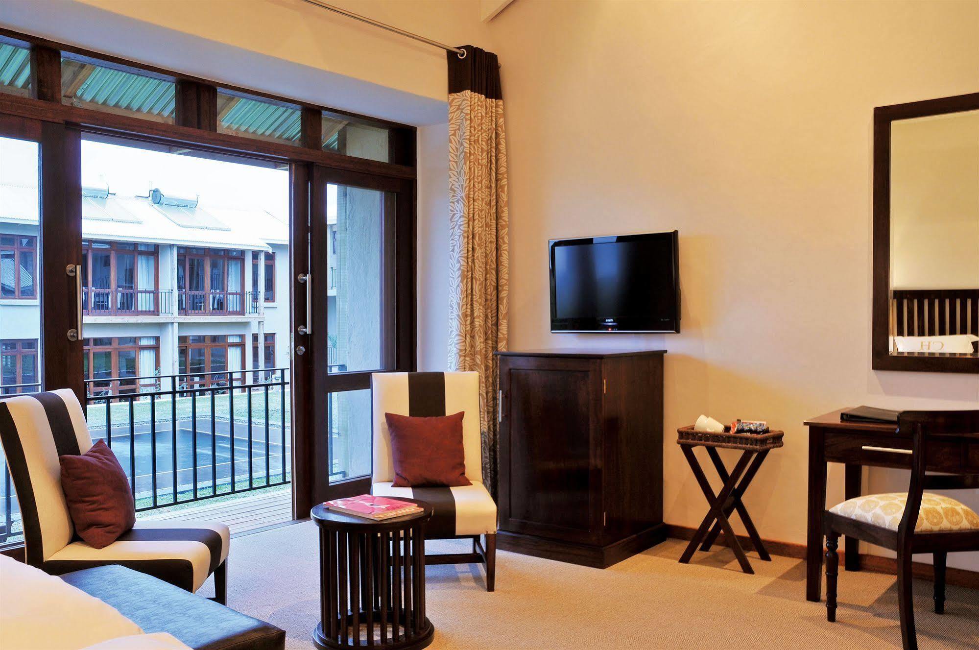Casterbridge Hollow Boutique Hotel Уайт Ривър Екстериор снимка