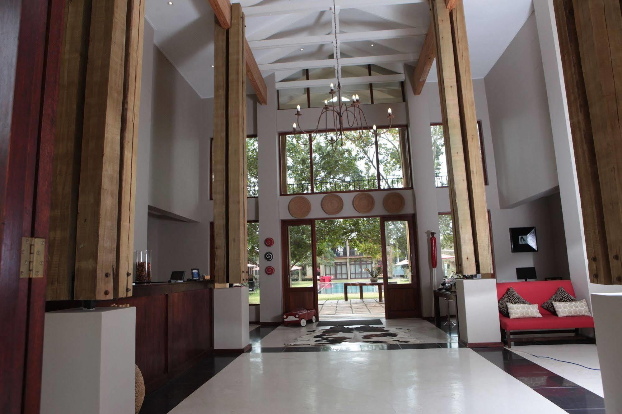 Casterbridge Hollow Boutique Hotel Уайт Ривър Екстериор снимка
